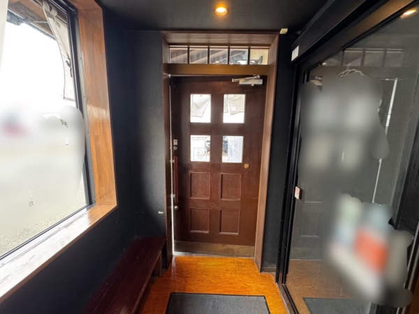某焼肉屋店舗新宮店建具工事の画像