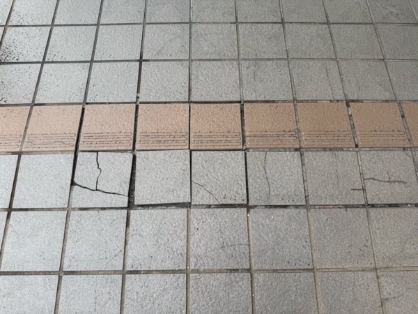 某飲食店舗大牟田店タイル工事の画像