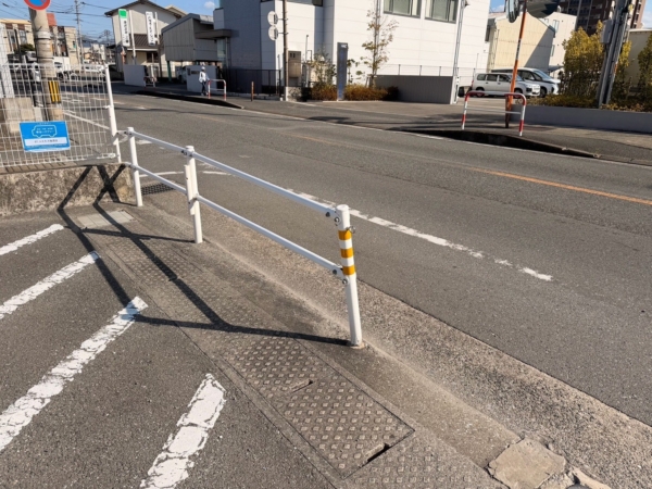 某薬局店舗柚須店フェンス工事の画像