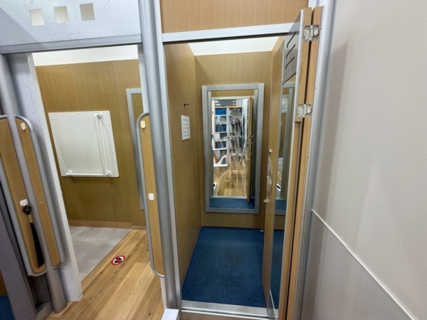 某衣服屋店舗出水店タイル工事【施工前】の画像