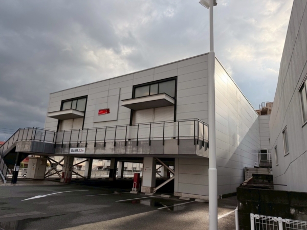 某衣服屋店舗長尾店足場工事の画像