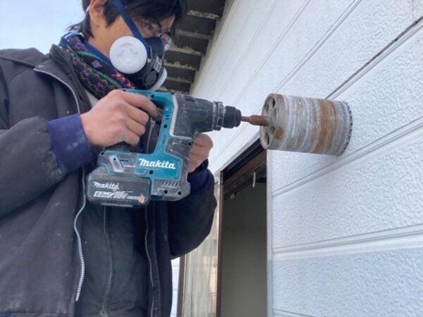 福岡市博多区の会社の内装・階段塗装工事【自然換気取付・内装編】の画像