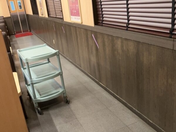 某回転寿司チェーン店舗東区店の修繕工事の画像