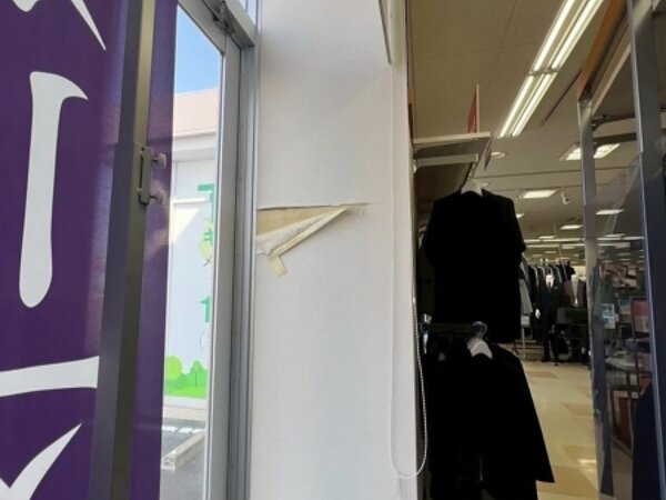 某スーツ屋店舗久留米店内装工事の画像