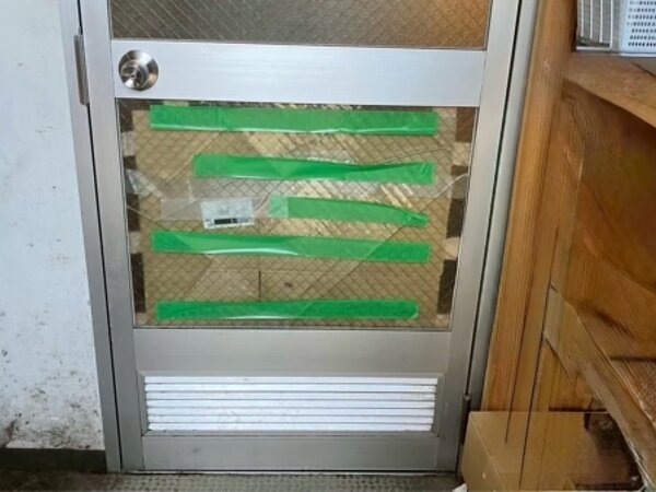 某ラーメン屋店舗福重店ガラス工事の画像