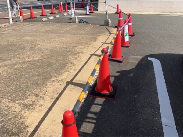 某衣服店舗姪浜店塗装工事の画像