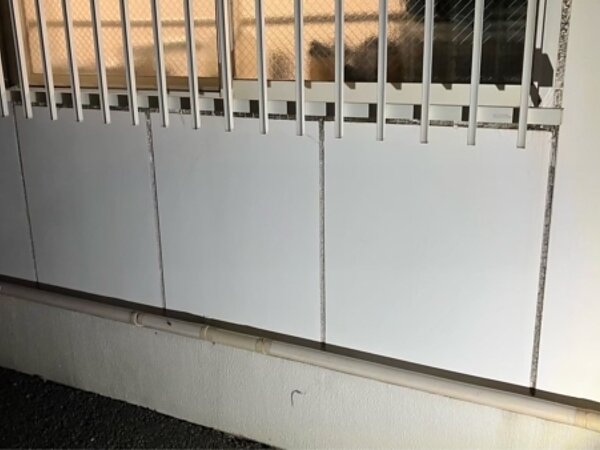 某衣服屋店舗中間店シーリング工事の画像