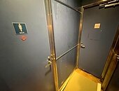 某飲食店舗鹿児島店シート貼り工事のイメージ