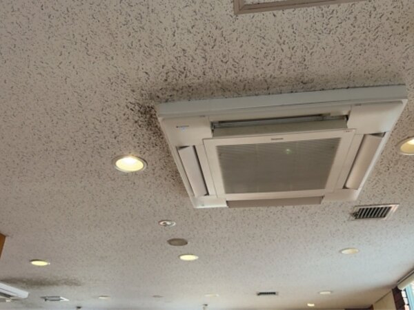 某飲食店舗熊本店天井工事の画像