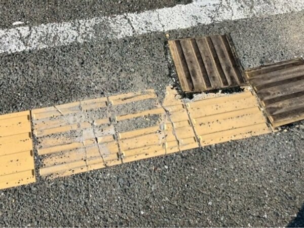 某衣服屋店舗長尾店点字ブロック工事の画像