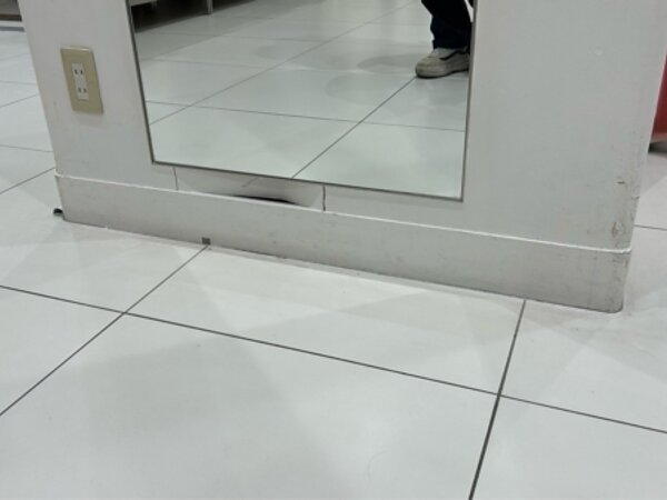某衣服屋店舗東区店塗装工事の画像