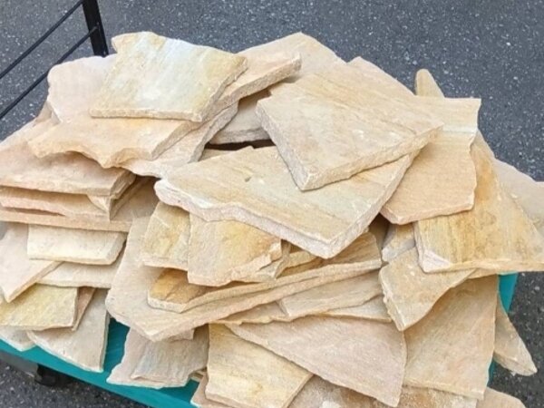 某衣服屋店舗太宰府市なんの工事が始まるでしょう！の画像