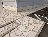 某衣服屋店舗太宰府店タイル工事【施工前】のイメージ
